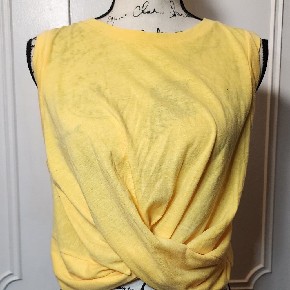 Crop twist top